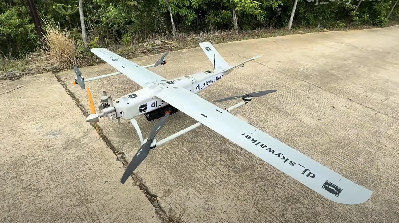 Skywalker Chinese Fiber Optic UAV (B)